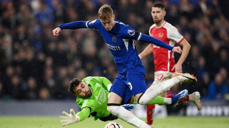 arsenal-thoi-thop-suyt-mat-chuoi-tran-bat-bai-tren-san-stamford-bridge